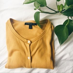 BANANA REPUBLIC • yellow cardigan